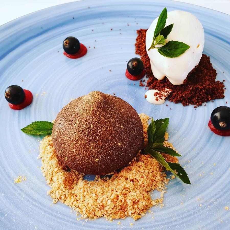 Boutique Odyseja & Spa Ciechocinek Εξωτερικό φωτογραφία Chocolate bomb